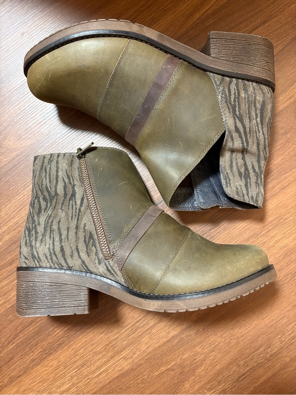 Naot Emerald Ankle Boots Vintage Pine Leather Safari Olive Suede Tiger 38 - Picture 4 of 6